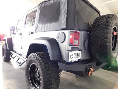 Used 2018 Jeep Wrangler Unlimited Sport S image 2