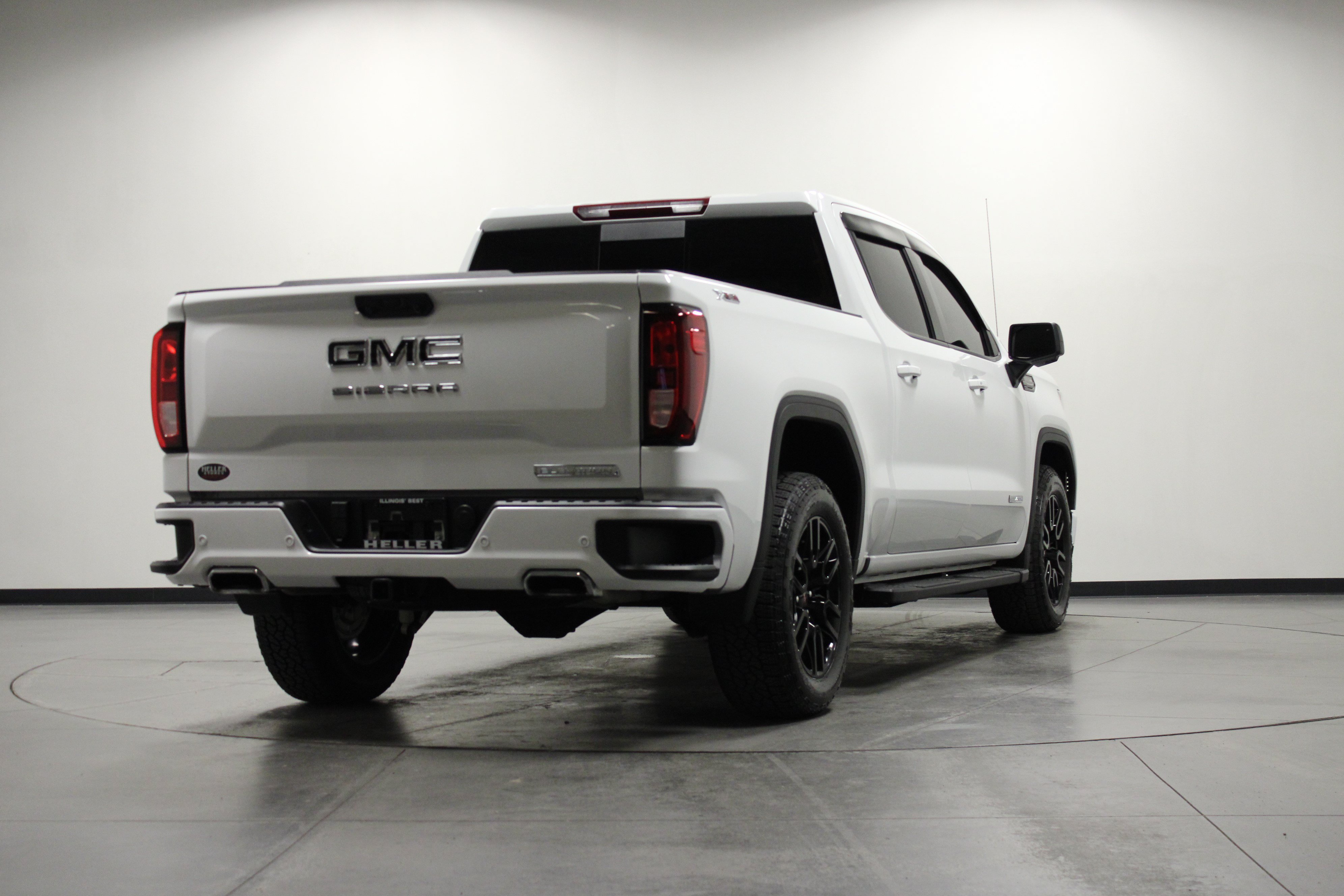 Used 2026 GMC Sierra 1500 Elevation w/ Elevation Premium Package AWD/4WD image 4