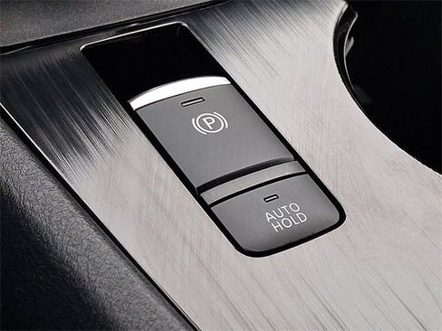 Used 2024 Nissan Rogue SV image 25