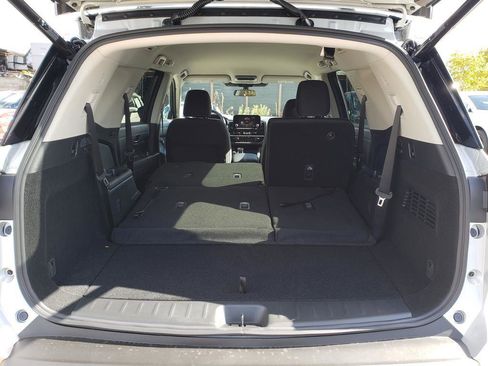 New 2025 Nissan Pathfinder SV image 6