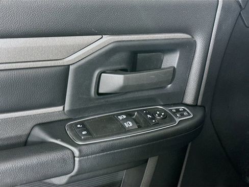 Used 2024 RAM 2500 Tradesman w/ Chrome Appearance Group image 23