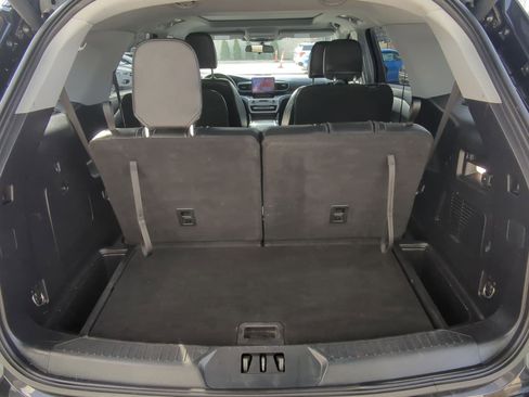 Used 2021 Ford Explorer XLT w/ Equipment Group 202A image 38