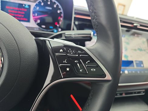 Used 2025 Mercedes-Benz E 350 Sedan image 18