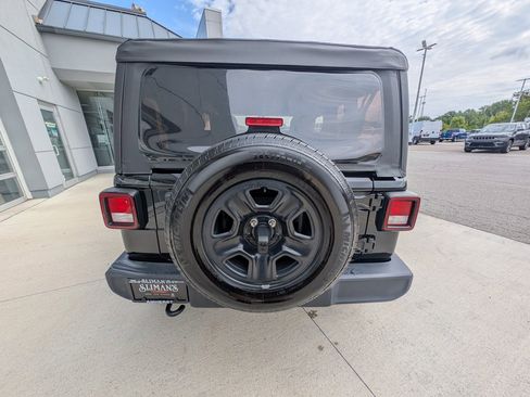Used 2020 Jeep Wrangler Sport image 10
