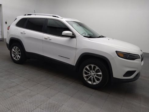 Used 2019 Jeep Cherokee Latitude w/ Cold Weather Group image 11