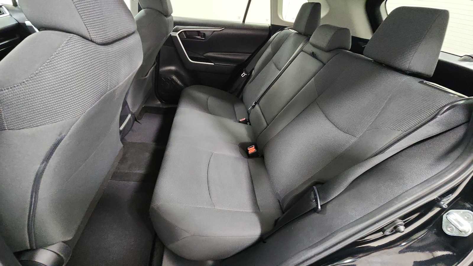 Certified 2019 Toyota RAV4 LE w/ Carpet Mat Package AWD/4WD image 24