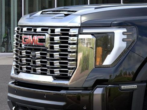 New 2026 GMC Sierra 3500 Denali image 13