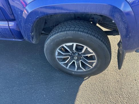 Used 2023 Toyota Tacoma TRD Sport image 18