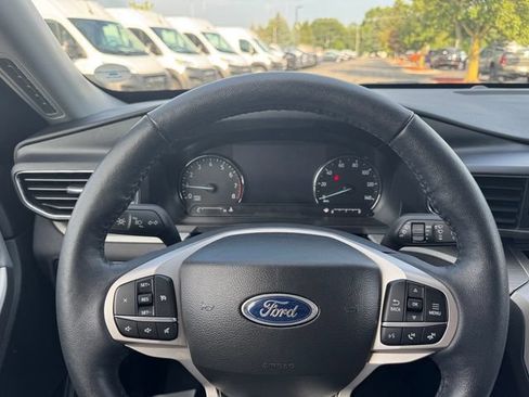 Used 2023 Ford Explorer XLT w/ Equipment Group 202A AWD/4WD image 25