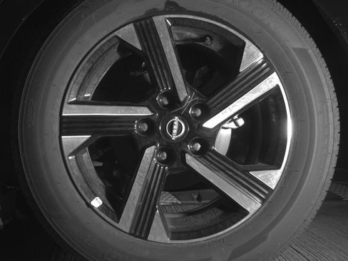 Used 2025 Nissan Sentra SV FWD image 14