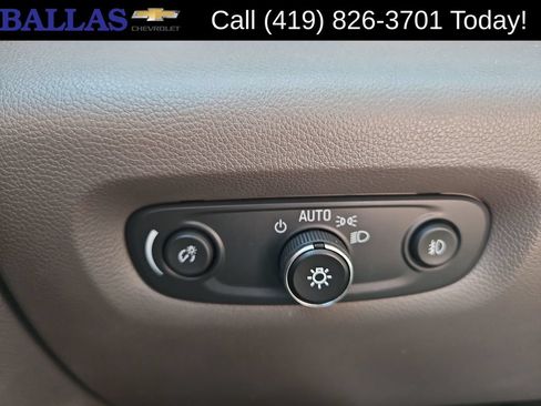 Used 2020 Chevrolet Traverse LT FWD image 18