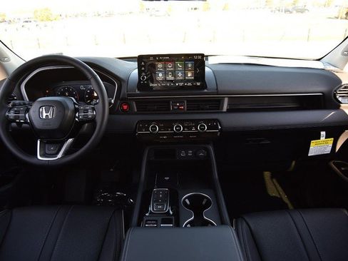 New 2025 Honda Pilot Elite image 7