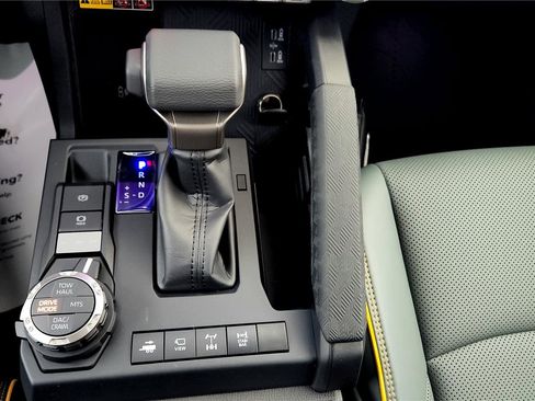 Certified 2025 Toyota Tacoma 4x4 Double Cab Hybrid image 39