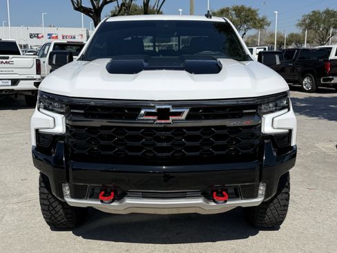 Used 2024 Chevrolet Silverado 1500 ZR2 w/ Technology Package image 10