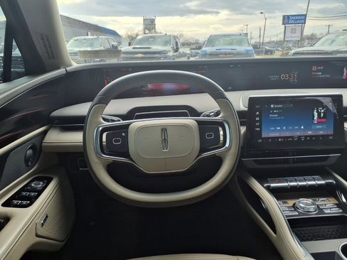 Used 2024 Lincoln Nautilus Reserve w/ Equipment Group 202A image 16