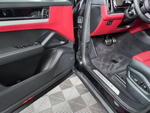 New 2026 Porsche Cayenne S AWD/4WD image 8