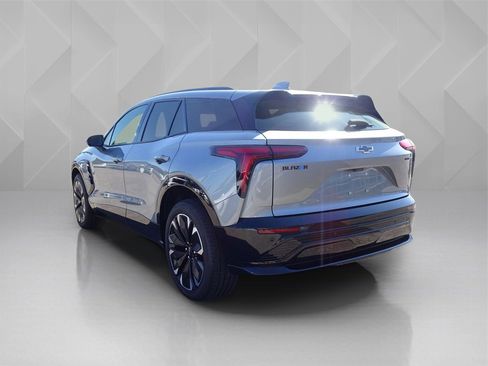 Used 2024 Chevrolet Blazer EV RS image 3