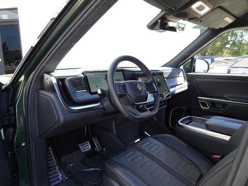 Used 2023 Rivian R1T Adventure image 12