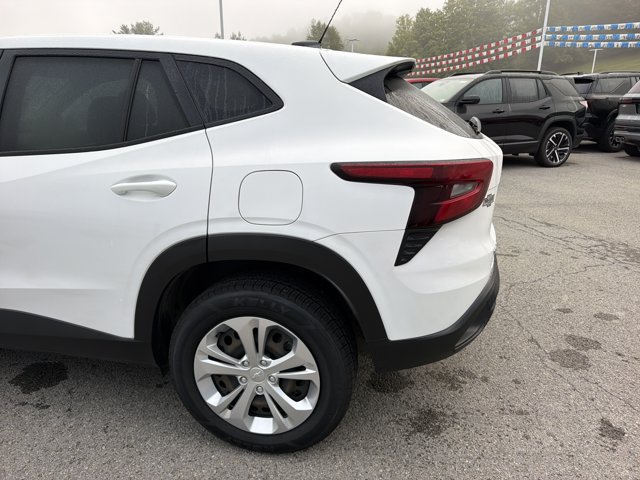 Used 2024 Chevrolet Trax LS FWD image 7