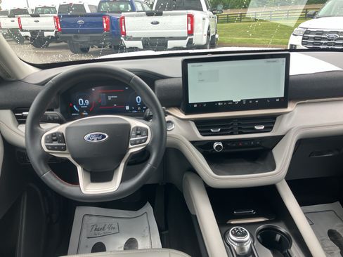 Certified 2025 Ford Explorer Active w/ Active Comfort Package RWD image 16