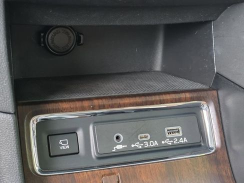 Used 2023 Subaru Ascent Touring AWD/4WD image 30