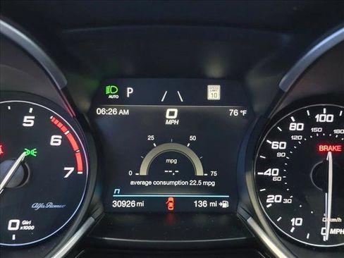 Used 2022 Alfa Romeo Stelvio Veloce AWD/4WD image 12