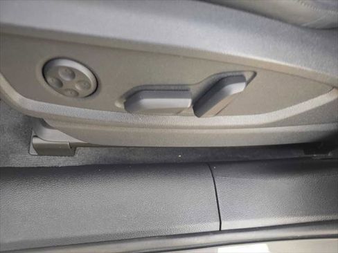 Used 2025 Audi Q5 2.0T Premium Plus w/ Premium Plus Package image 23