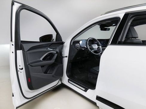 Used 2025 Audi Q5 Premium w/ Convenience Package AWD/4WD image 24