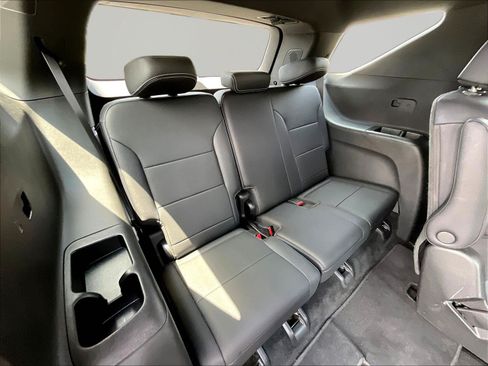 Used 2026 Chevrolet Traverse LT AWD/4WD image 26