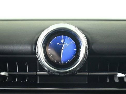 Used 2025 Maserati Grecale GT image 22