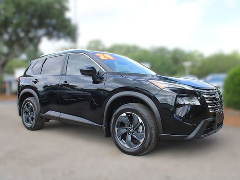 Used 2024 Nissan Rogue SV w/ SV Premium Package FWD image 3