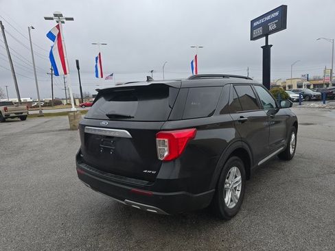 Used 2023 Ford Explorer XLT w/ Equipment Group 202A image 5