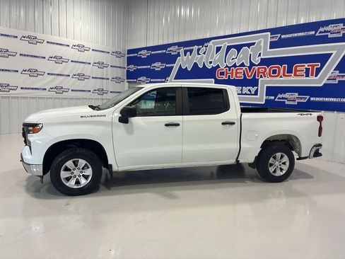 Used 2022 Chevrolet Silverado 1500 W/T w/ WT Convenience Package AWD/4WD image 3