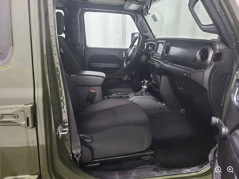 Used 2022 Jeep Gladiator Sport AWD/4WD image 8
