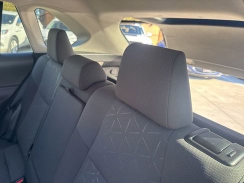 Used 2021 Toyota RAV4 XLE image 10