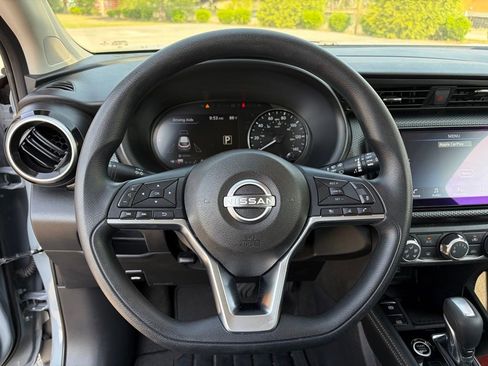 Used 2023 Nissan Kicks SV FWD image 14