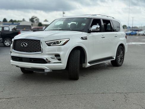 Used 2024 INFINITI QX80 Sensory w/ All-Season Package AWD/4WD image 3