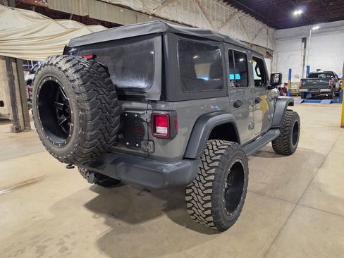 Used 2019 Jeep Wrangler Unlimited Sport S AWD/4WD image 2