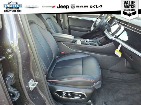 Used 2024 Jeep Wagoneer Launch Edition AWD/4WD image 5