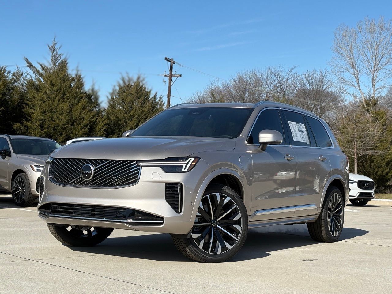 New 2026 Volvo XC90 T8 Plus w/ Protection Package Premier AWD/4WD image 2