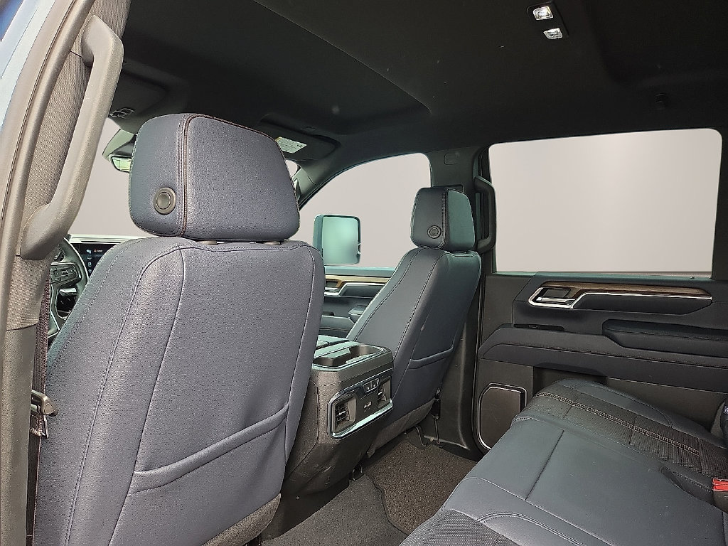 Used 2025 Chevrolet Silverado 2500 High Country w/ Technology Package AWD/4WD image 10