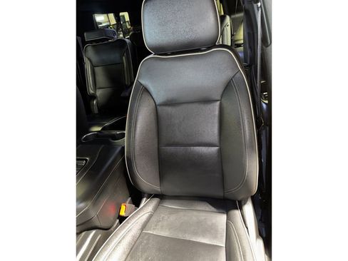 Used 2023 Chevrolet Suburban Premier image 39