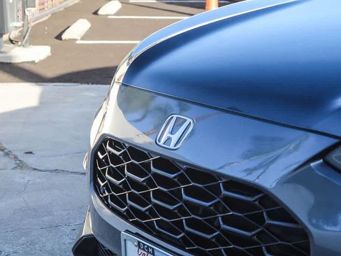 Used 2025 Honda HR-V EX-L image 11
