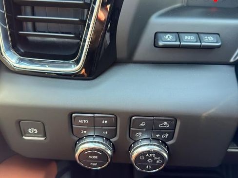 Used 2025 GMC Sierra 1500 Denali Ultimate AWD/4WD image 35
