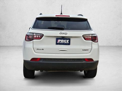 Used 2025 Jeep Compass Latitude image 6