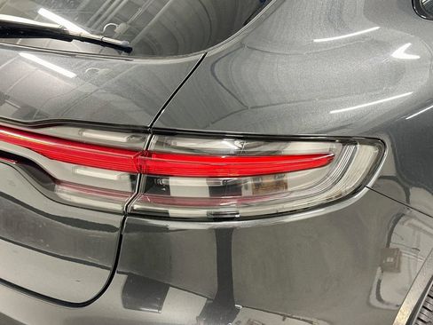 Certified 2025 Porsche Macan AWD/4WD image 33