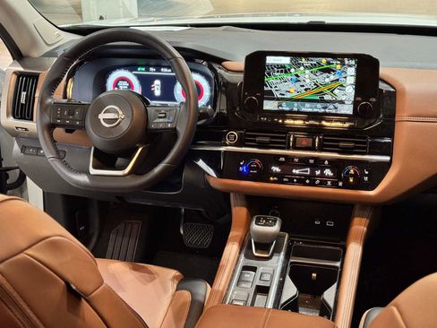Used 2024 Nissan Pathfinder Platinum w/ Cargo Package FWD image 19