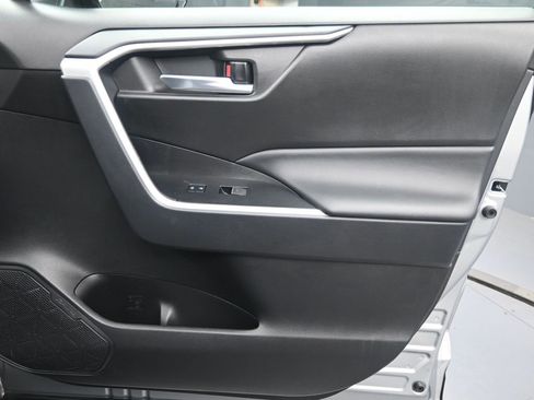 Used 2022 Toyota RAV4 XLE image 29