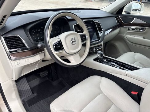 Used 2016 Volvo XC90 T6 Momentum w/ Momentum Plus Package AWD/4WD image 14