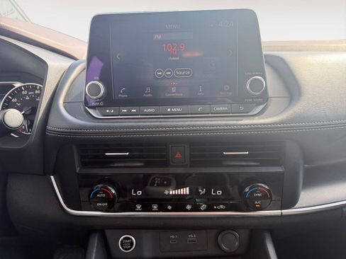 Used 2023 Nissan Rogue SV AWD/4WD image 14